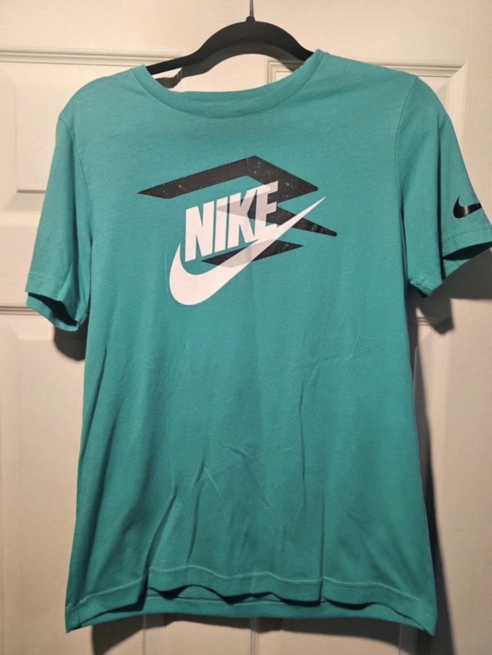Nike Logo T